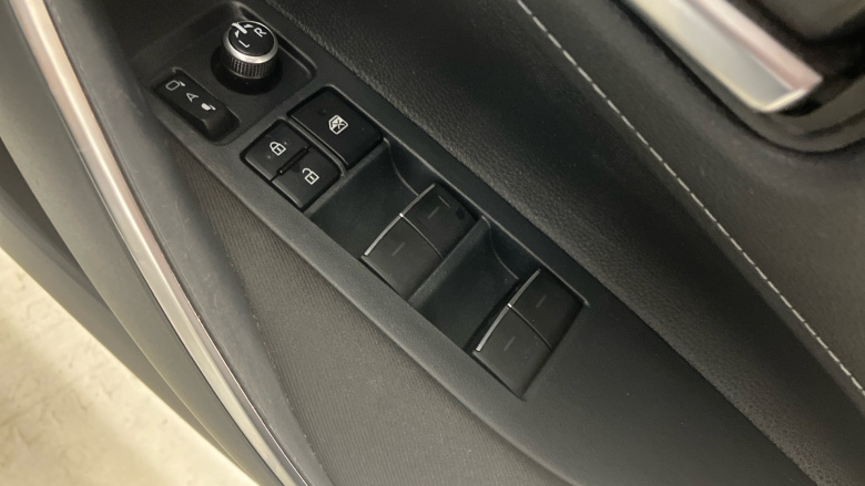 Toyota Corolla 2.0 VVT-i Hybrid Design 5dr CVT Hybrid Hatchback